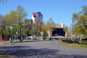 Het_Keizer_Karelplein,_met_op_de_achtergrond_de_Stadsschouwburg_Nijmegen