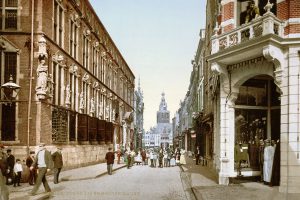 Nijmegen_-_Stadhuis_en_Grote_Markt_1900
